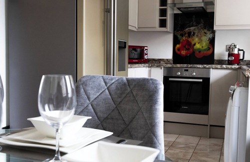 South Ockendon House | Cozy, Family Friendly ,Home Away from Home in Aveley, Thurrock