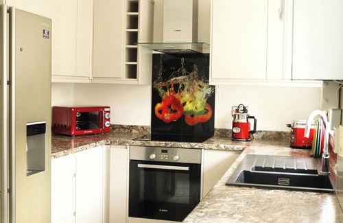 South Ockendon House | Cozy, Family Friendly ,Home Away from Home in Aveley, Thurrock