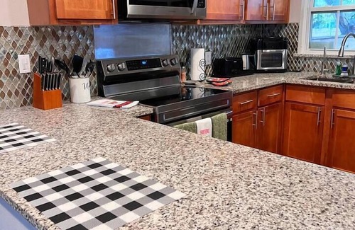 Garland House | Cozy Family-Friendly Home Near Dallas!
