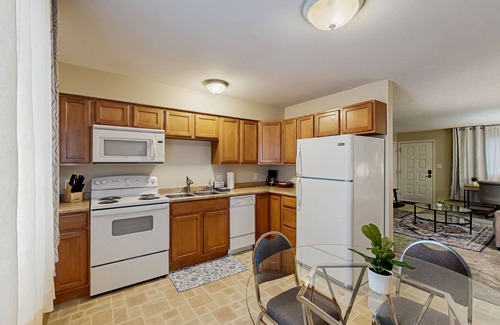 Fairview Apartment | Cozy family-friendly apartment with work desk, streaming, & nearby activities