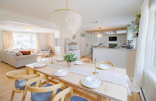Centerville House | Cozy family-friendly home in Cape Cod, mins to beaches/amenities, +EV Charging!