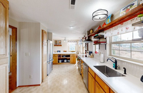 Reedsport House | Cozy family-friendly home with game room, valley views, private hot tub, grill