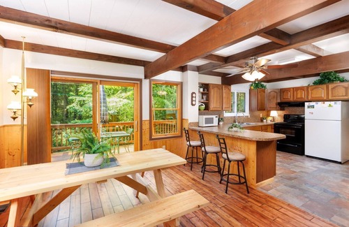 Alpine Lake Cabin | Cozy Family-Friendly Forested Cabin Inside Alpine Lake Resort
