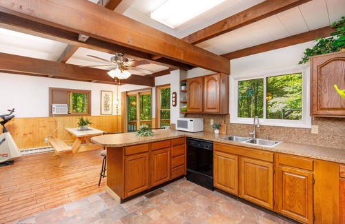 Alpine Lake Cabin | Cozy Family-Friendly Forested Cabin Inside Alpine Lake Resort