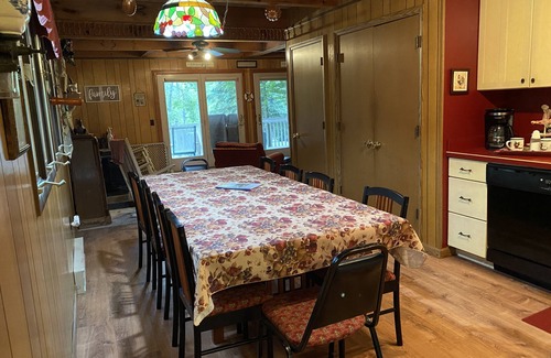 Greentown House | Cozy Family Getaway - Lake House (3 BR, 2 BA) on Lake Wallenpaupack