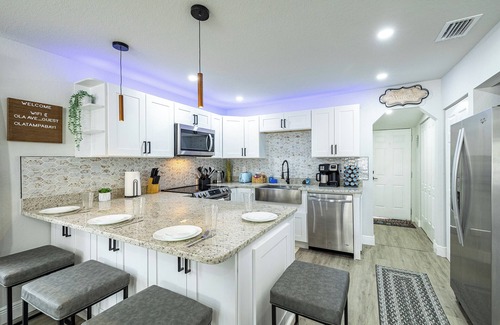 Bearss Plaza House | Cozy Family Haven with Arcade