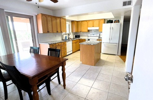 Lake Havasu City House | Cozy family home, 5 miles from London Bridge and Windsor Beach Boat Launch.