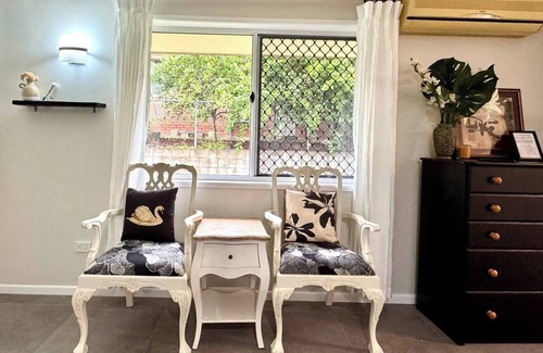 Loganholme House | Cozy Family Home at Loganholme