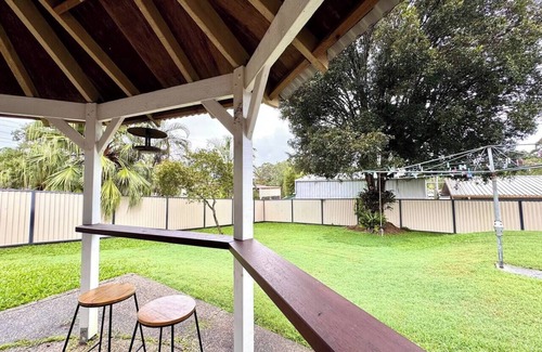 Loganholme House | Cozy Family Home at Loganholme