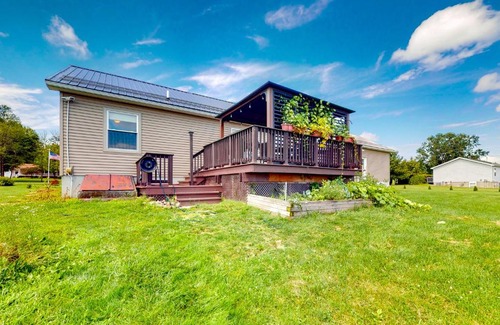 Penn Yan House | Cozy Family Home