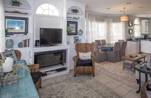 Saint Helena Island House | Cozy Family Home w/ Ocean & Golf Course Views - Steps to Pool, Beach, & Dining