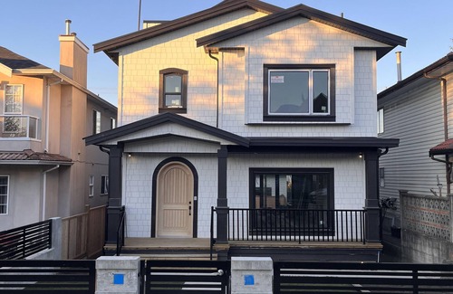 Hastings House | Cozy family home With Large kitchen and family dinning table