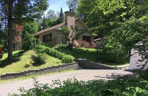 Saint-Sauveur House | cozy family house for rent on the ski mountain