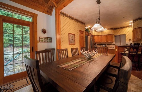 Seven Springs House | Cozy Family Mountain Home in Seven Springs