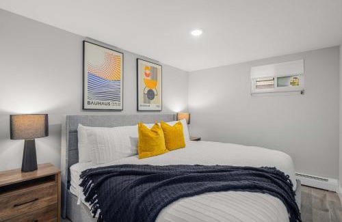 The Heights Apartment | Cozy Family Retreat 1BR Close to NYC