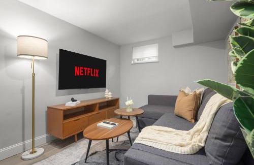 The Heights Apartment | Cozy Family Retreat 1BR Close to NYC