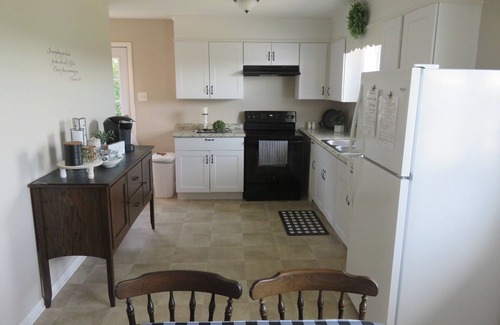 Conestoga Cottage | Cozy Family Sized Cottage in the Country! 15 minutes to Lancaster City!
