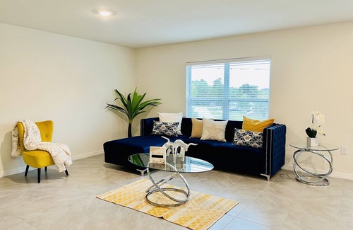 Deltona Lakes House | Cozy Family Sized Home Near Daytona