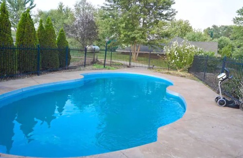Dawn House | Cozy family sized country getaway with private pool and outdoor sitting area