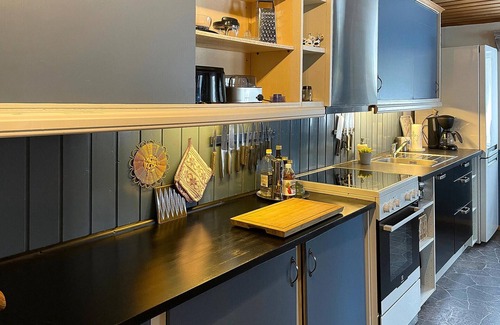 Kroderen House | Cozy family vacation in Norway.