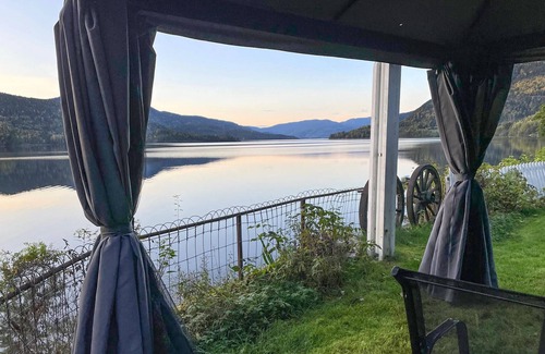 Kroderen House | Cozy family vacation in Norway.