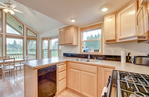 Toledo Cottage | Cozy Farm Cottage: 41 Mi to Mount St Helens!