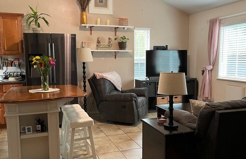 Junction City Cottage | Cozy farm cottage in horse and wine country and pet friendly!