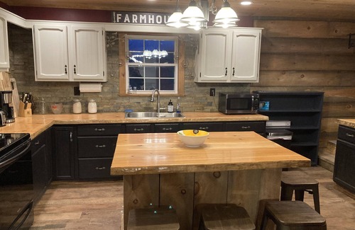 Beach Lake House | Cozy Farm House in the Upper Delaware Valley. Pet friendly, weekly discount.