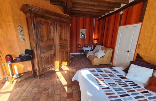 Bonnee Bed & Breakfast | Cozy farm room with terrace, parking, and summer kitchen