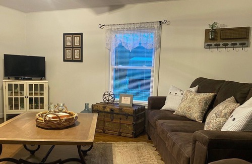 Zionville Other | Cozy Farmhouse 🤍 Children's playhouse 🤍 Firepit and Stream you can fish in