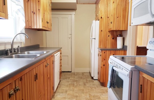 Sunday River Area House | Cozy farmhouse (east side), 2 bedrooms, in the heart of nature's playground