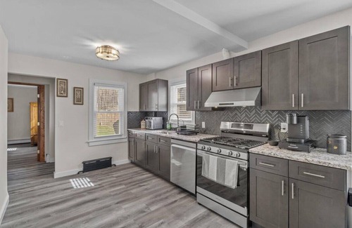 Tannersville Other | Cozy Farmhouse: Fireplace + Backyard + BBQ + Games