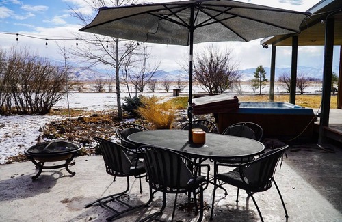 Monroe House | Cozy Farmhouse Inn located off I-70 in the beautiful Sevier Valley