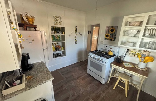 Nemo Other | Cozy farmhouse w/pool. Central to museums, golfing, lakes, sports & shopping.