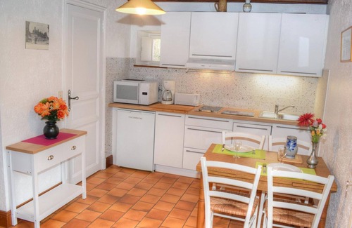 Cour-Cheverny Cottage | Cozy Farmhouse with Terrace, Near Loire Castles & Cycling Routes
