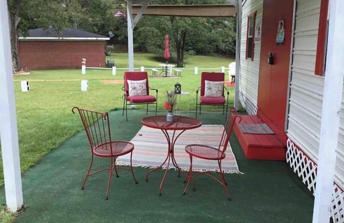 Macon County House | Cozy Felicia Bungalow