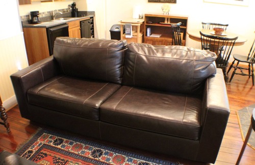 Fells Point Apartment | Cozy Fells Point Gem/In The Heart of Fells Point