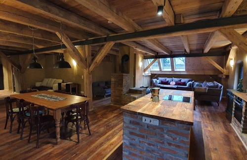 Krebsow Apartment | Cozy fieldstone barn for family reunions - Barn 27 in Krebsow