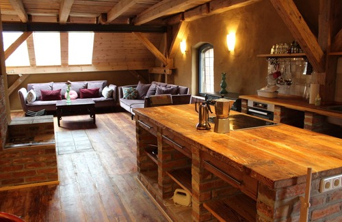 Krebsow Apartment | Cozy fieldstone barn for family reunions - Barn 27 in Krebsow