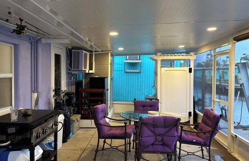 Matlacha House | Cozy fishing cottage on canal in Matlacha - 2 bedrooms and large outdoor space