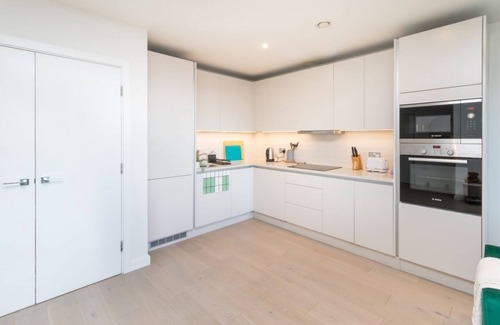 West Hill Apartment | Cozy flat 15 mins walk to Wimbledon Park 20 mins walk to Wimbledon Tennis Court.