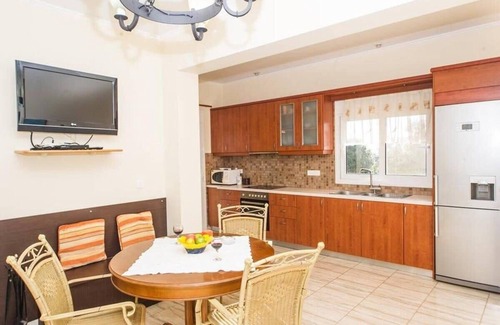 Marathopoli Apartment | Cozy flat in an olive grove 1.5km to a sandy beach