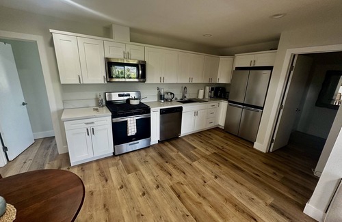 Carlton Hills Apartment | Cozy flat with dedicated office and gorgeous mountain views.