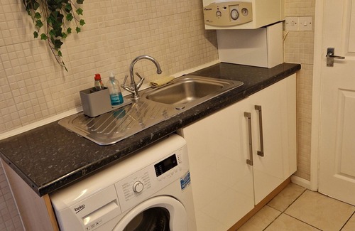 Cranford Apartment | Cozy Flat with Lovely Garden - High Speed WiFi