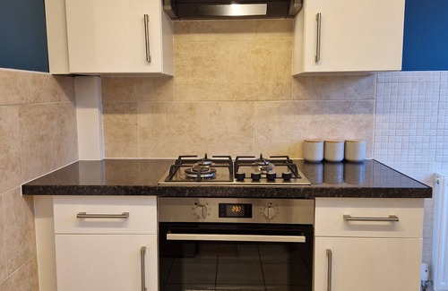 Cranford Apartment | Cozy Flat with Lovely Garden - High Speed WiFi