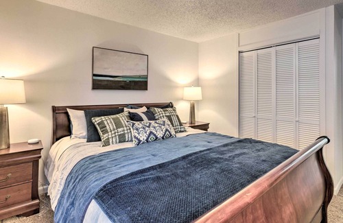 Kingsgate Condo | Cozy Forest Abode in Woodinville Wine Country