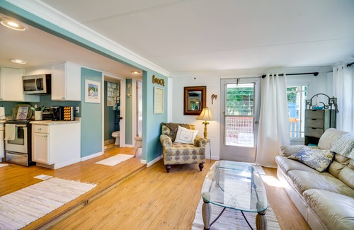 Vero Beach Cottage | Cozy Fort Pierce Cottage on Farm Animal Rescue!