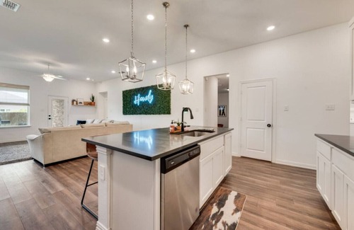 Haslet House | Cozy Fort Worth! Home~Pool Table~Grill~PrivateYard