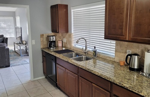 Deer Valley House | Cozy four-bedroom single story home in Glendale