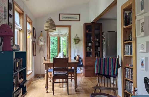 Tay Valley Cottage | Cozy Four-Season Retreat on Farren Lake
